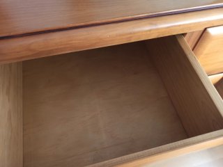 Aparador de madera maciza con espejo