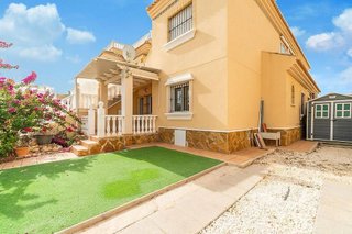 Chalet en venta en Campos de Golf - Villa Martin - Los Dolses en Orihuela