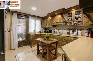 Casa pareada en venta en Ogíjares