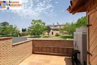 Casa pareada en venta en Ogíjares