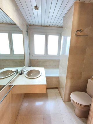 Dúplex en venta en La Vall d'Hebron en Barcelona