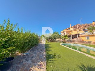 Casa adosada en venta en Can Rial en Esparreguera