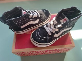 Vans Sk8-Hi T. 23.5 Niña/o