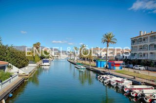 Piso en venta en Empuriabrava en Castelló d´Empúries