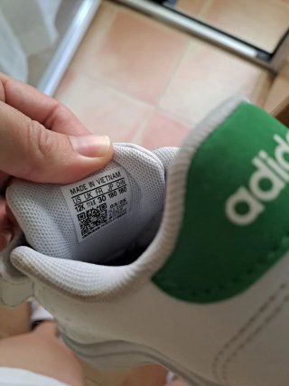Zapatillas Adidas niño unisex blancas y verdes 30