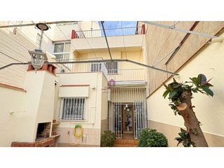 Casa en venta en Les Arenes - La Grípia  Can Montllor en Terrassa