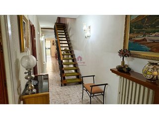 Casa en venta en Les Arenes - La Grípia  Can Montllor en Terrassa
