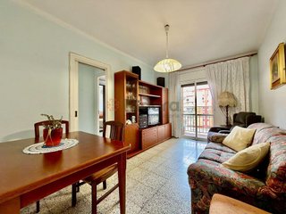 Piso en venta en Sant Antoni en Barcelona