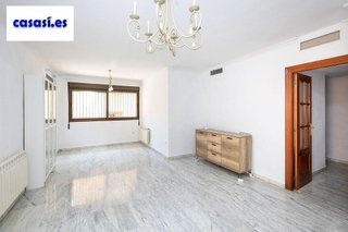 Piso en venta en Bola de Oro - Serrallo en Granada