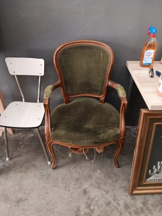 Butaca antigua terciopelo madera