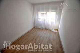Piso en venta en Benicalap en Valencia