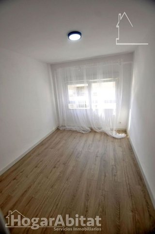 Piso en venta en Benicalap en Valencia