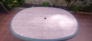 Mesa de jardín redonda de plástico + 4 sillas