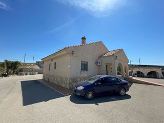Chalet en venta en Crevillent