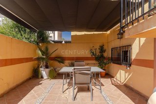 Casa adosada en venta en Cúllar Vega