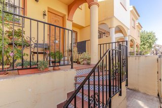 Casa adosada en venta en Cúllar Vega