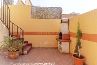 Casa adosada en venta en Cúllar Vega