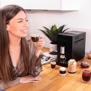 Cafetera Cecotec Compact Superautomática