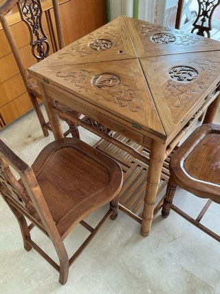Mesa de juego antigua madera maciza con 4 sillas