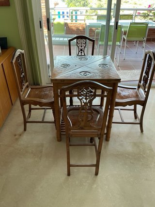 Mesa de juego antigua madera maciza con 4 sillas