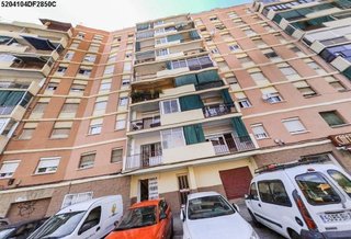 Piso en venta en Les Planes en Hospitalet de Llobregat, L´