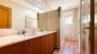 Chalet en venta en Vallirana