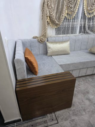 Sofá modular gris y marrón