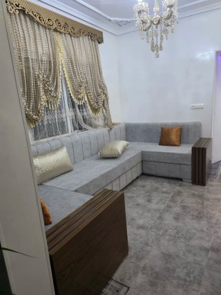 Sofá modular gris y marrón