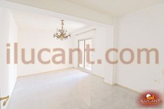 Piso en venta en Benalúa en Alicante