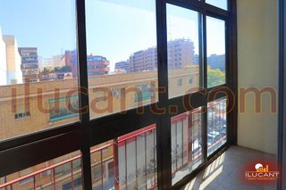 Piso en venta en Benalúa en Alicante
