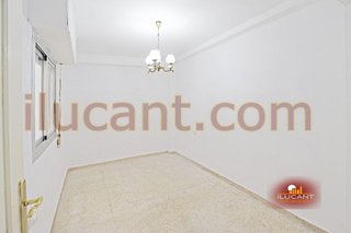 Piso en venta en Benalúa en Alicante