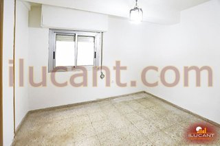 Piso en venta en Benalúa en Alicante