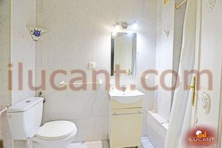 Piso en venta en Benalúa en Alicante