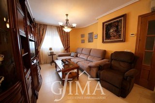 Casa adosada en venta en Tomelloso
