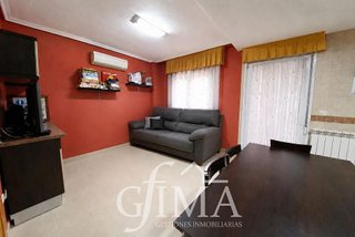 Casa adosada en venta en Tomelloso