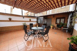 Casa adosada en venta en Tomelloso