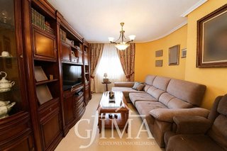 Casa adosada en venta en Tomelloso