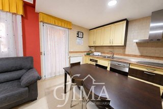 Casa adosada en venta en Tomelloso