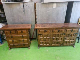 Muebles cómodas de madera antiguo con puertas
