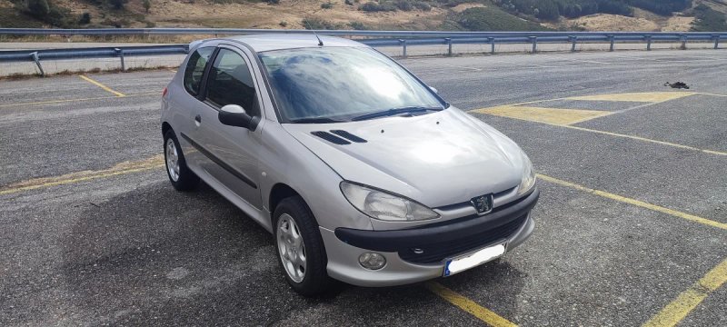 Peugeot 206 1999 - foto 1