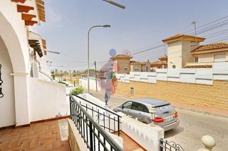 Casa adosada en venta en Nueva Torrevieja - Aguas Nuevas en Torrevieja
