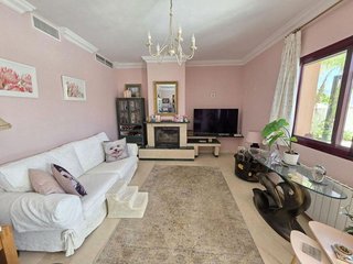 Casa adosada en venta en Coín