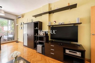 Piso en venta en La Font de la Guatlla en Barcelona