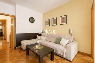Piso en venta en La Font de la Guatlla en Barcelona