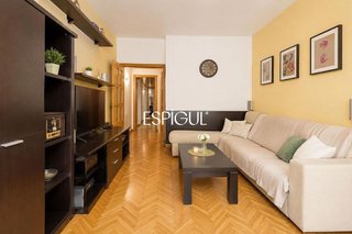 Piso en venta en La Font de la Guatlla en Barcelona