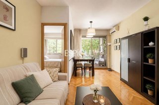 Piso en venta en La Font de la Guatlla en Barcelona