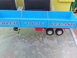 Camión Pegaso Rico Trailer Azul
