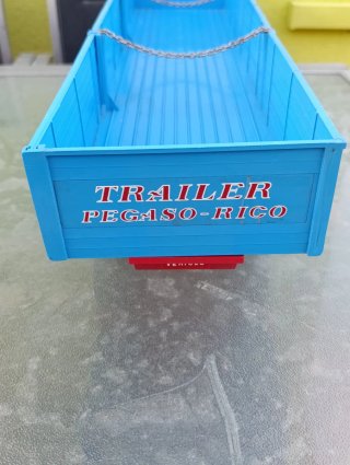 Camión Pegaso Rico Trailer Azul