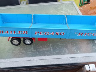 Camión Pegaso Rico Trailer Azul