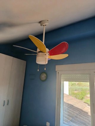 Ventilador de techo multicolor